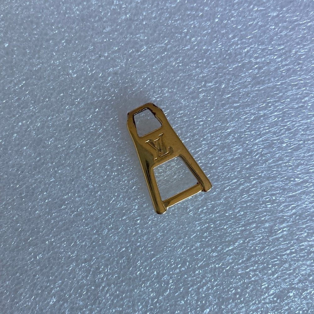 Louis Vuitton zipper